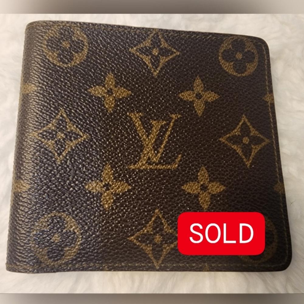 ❌️SOLD❌️ AUTHENTIC Louis Vuitton mens wallet